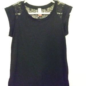 No Boundaries Women's Crochet Sleeveless Blouse Sm